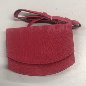 Pink women’s faux leather fanny pack